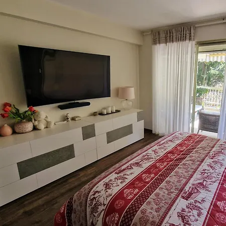 Luxurious Privacy - 130m2 Entire Floor, Pool, Parking, Ac - 5' Croisette - Des Sports * Cannes